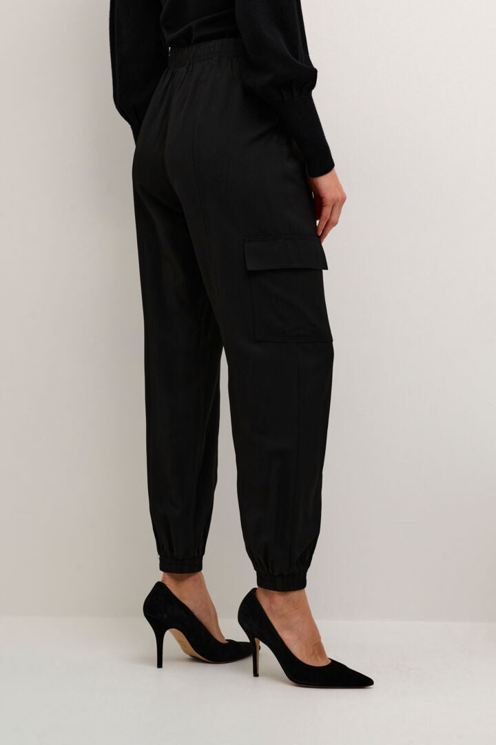 Pantalon cargo satiné