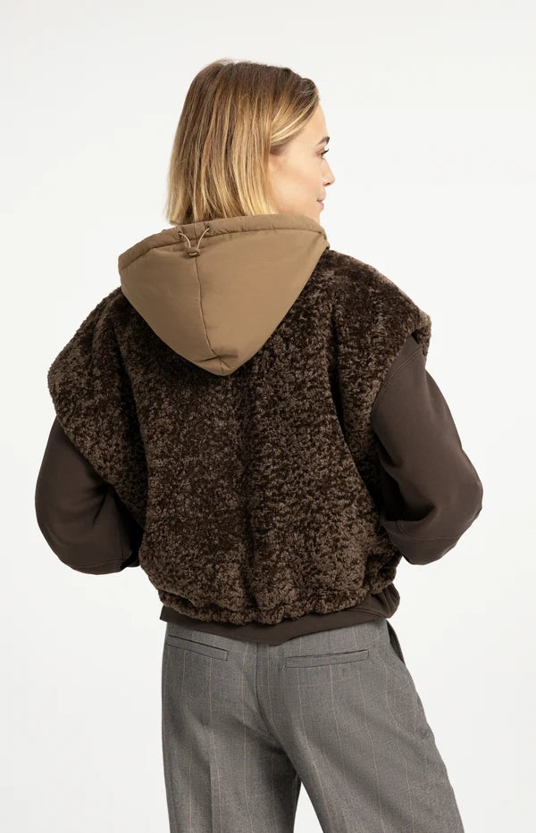 Plastron réversible en fausse fourrure et nylon  - À capuche intégrée
