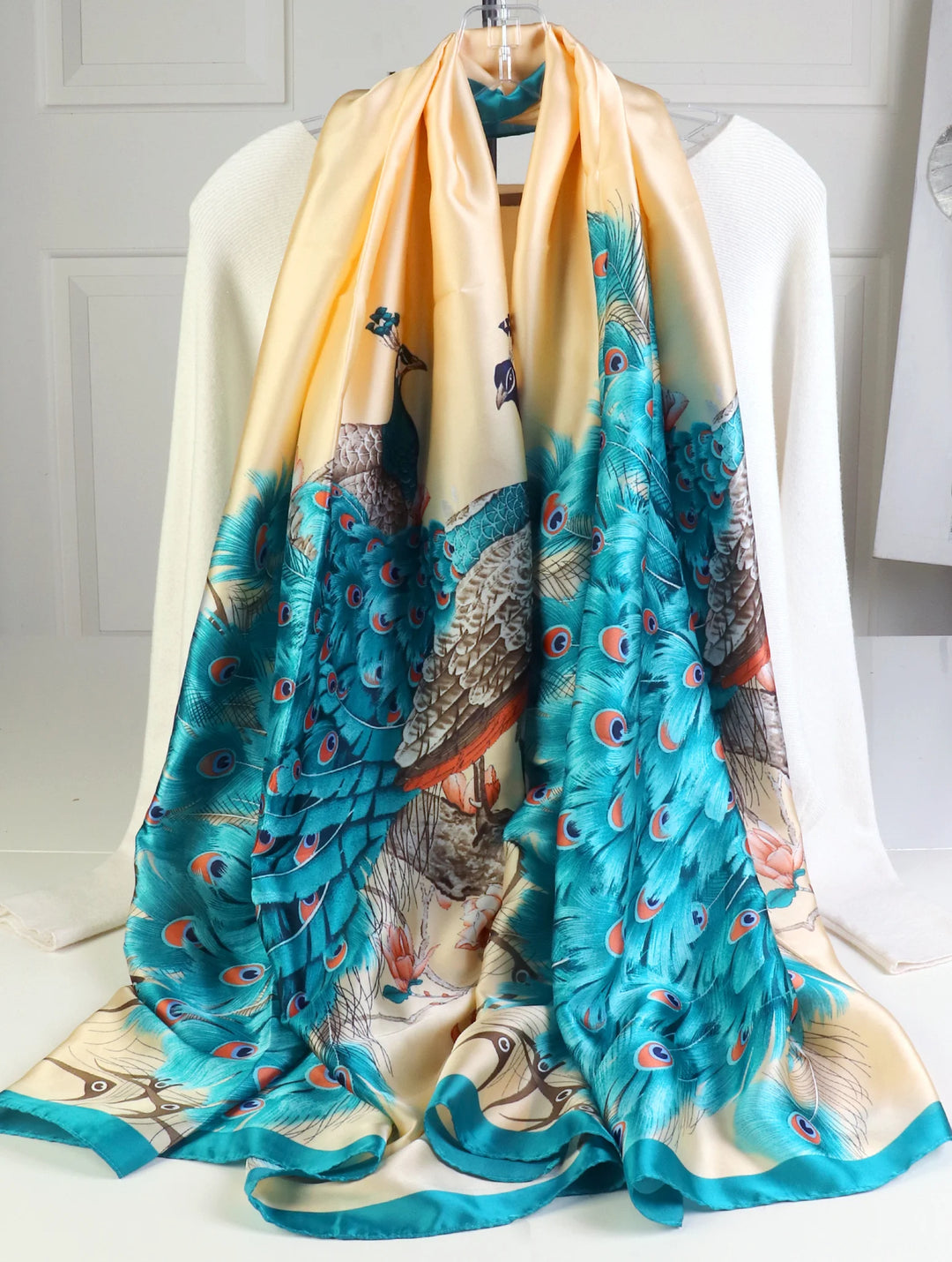 Foulard imprimé en soie au toucher soyeux