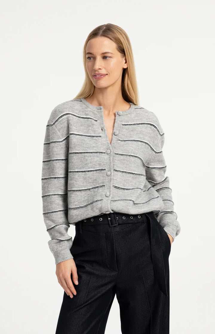 Gilet tricoté à rayures et lien de serrage - Coupe classique équilibrée
