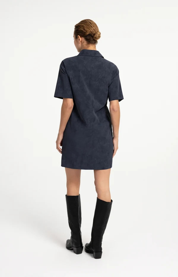Robe chemise en suédine à manches courtes - Décontractée au toucher velouté