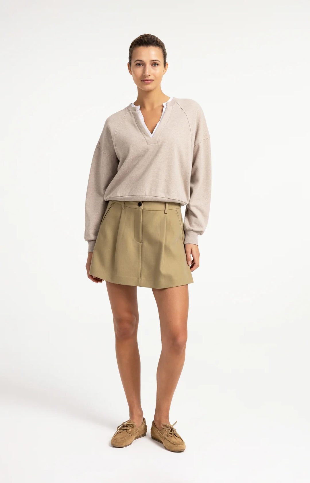 Pull col en V avec col tissé - Coupe décontractée et confortable