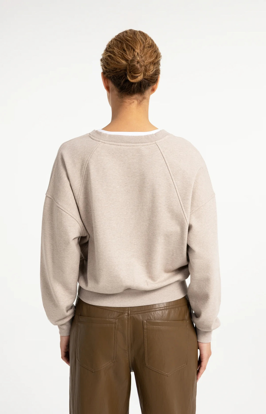 Pull col en V avec col tissé - Coupe décontractée et confortable