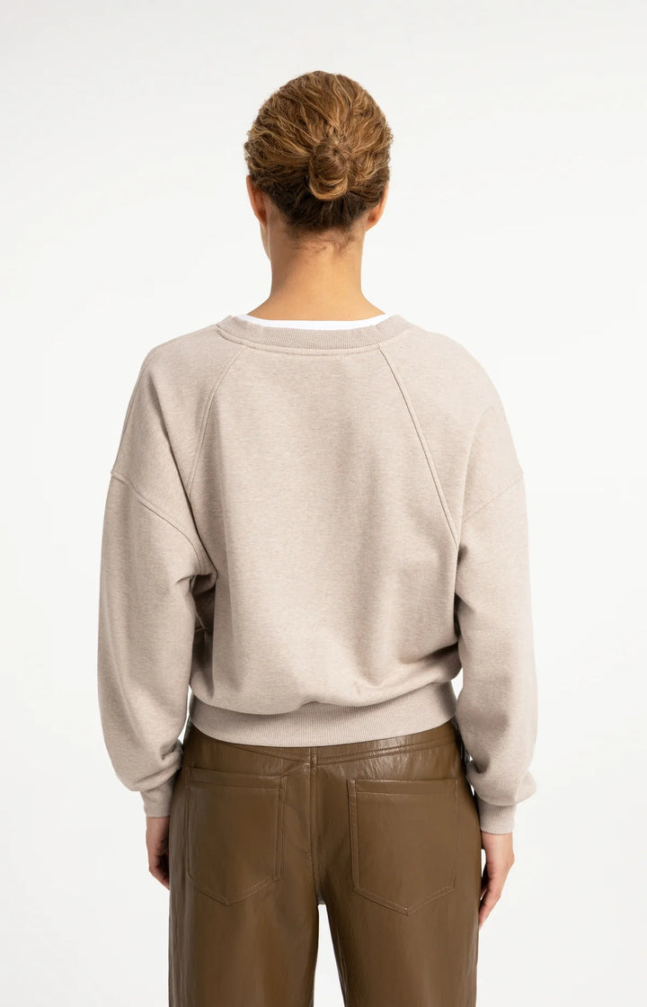 Pull col en V avec col tissé - Coupe décontractée et confortable