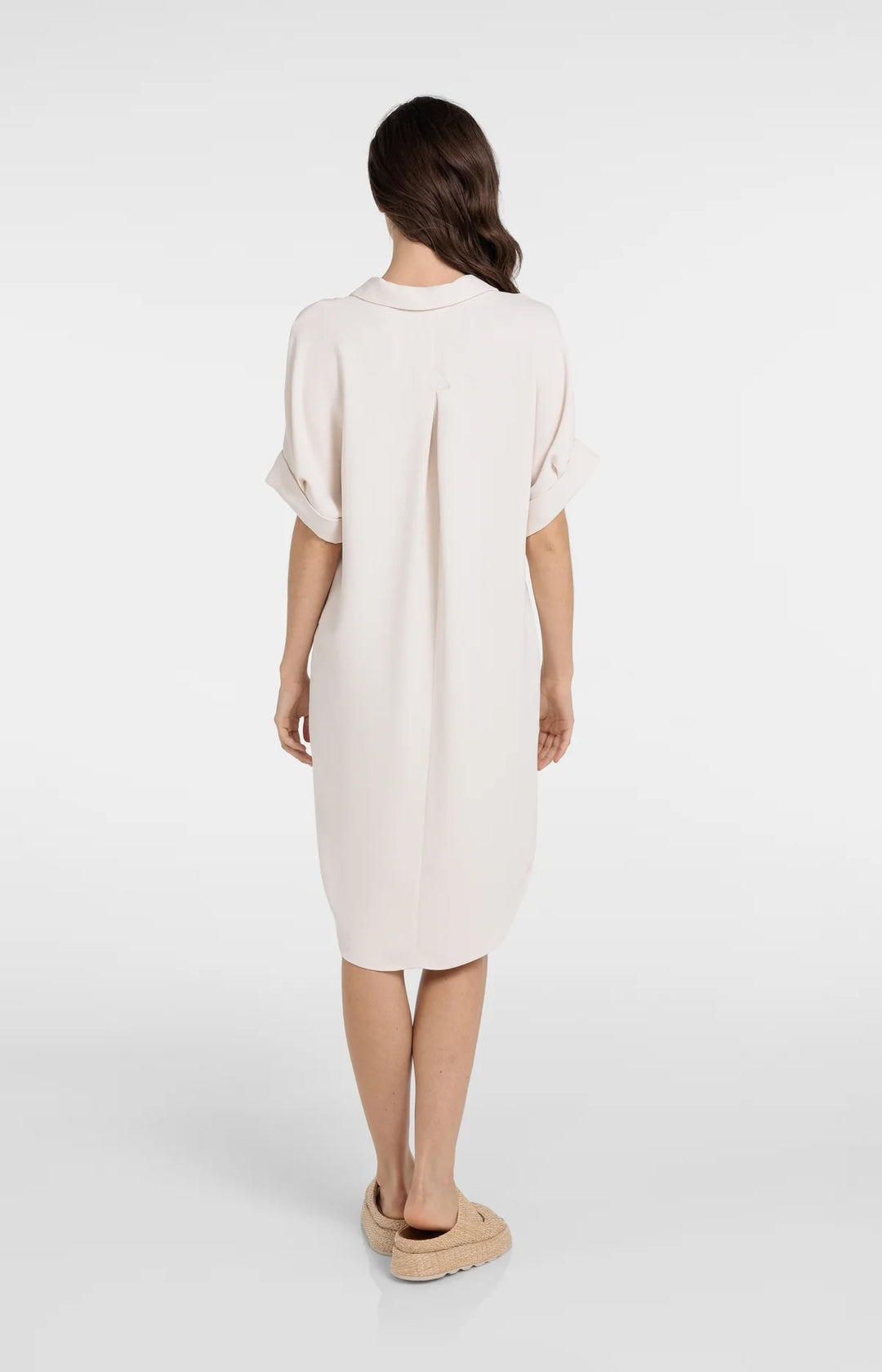 Robe longue fluide à encolure en V - Manches courtes