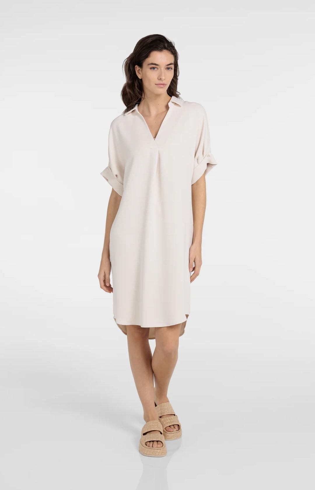Robe longue fluide à encolure en V - Manches courtes