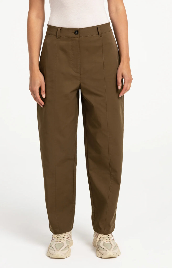 Pantalon coupe droite ample avec détails de coutures - Fluide au style décontracté