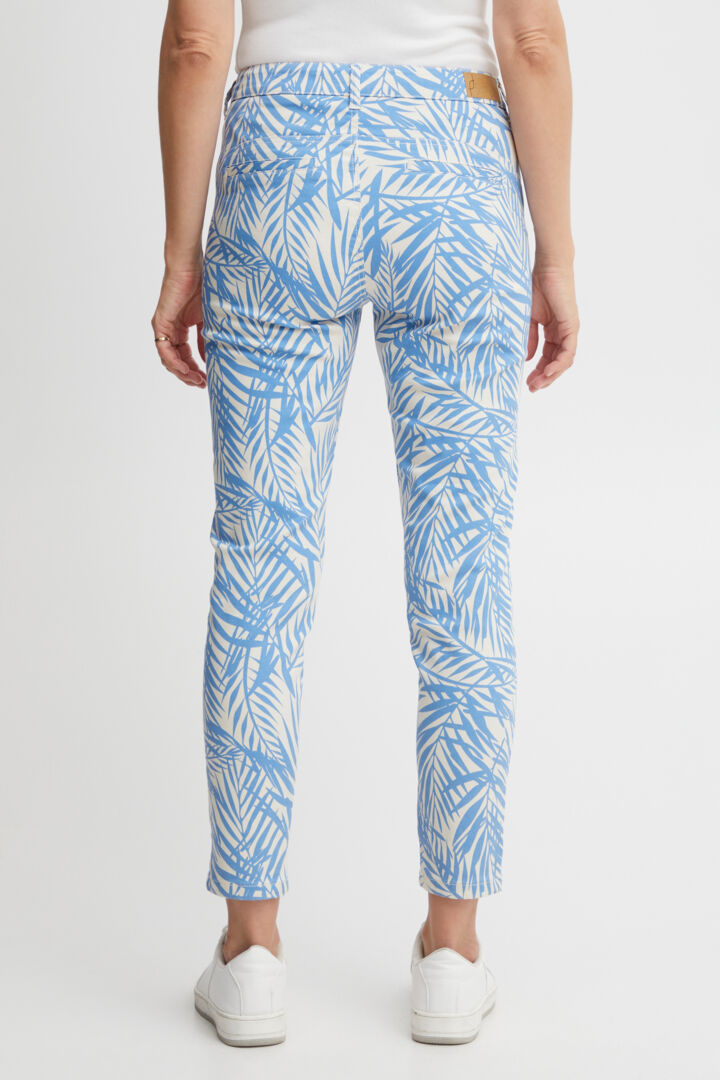Pantalon style jeans à imprimé palmier